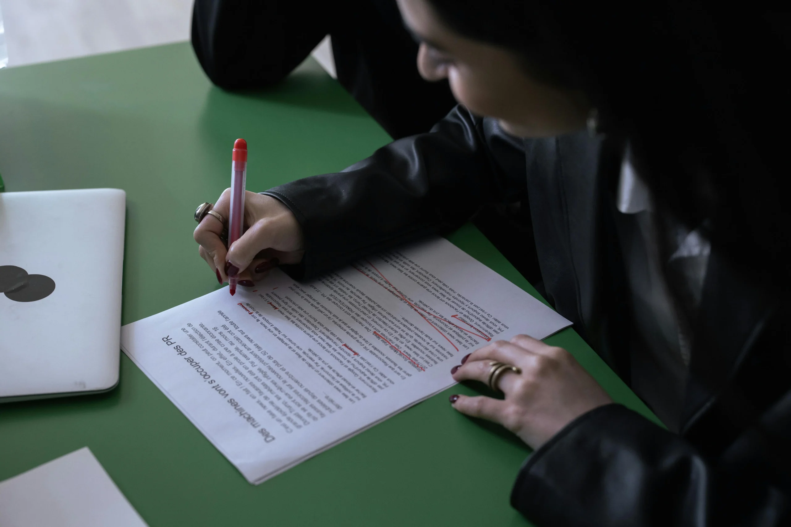 corrector profesional de textos